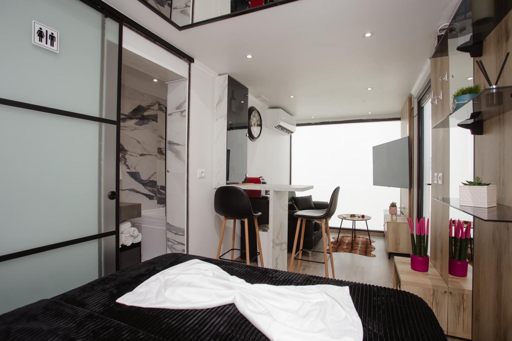 Вілла 446 Tiny House Shiroke Екстер'єр фото