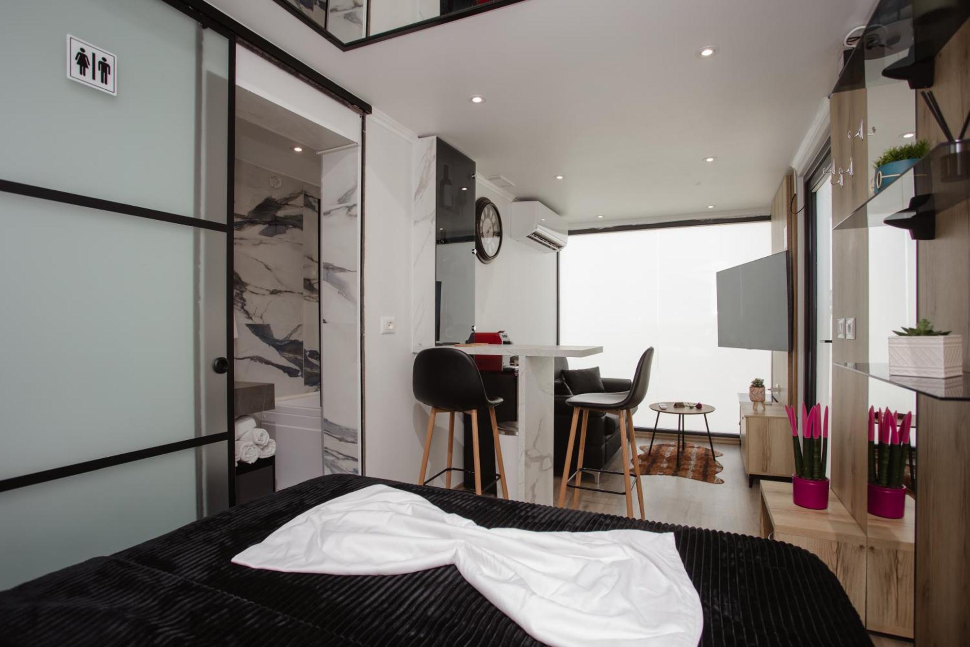 Вілла 446 Tiny House Shiroke Екстер'єр фото