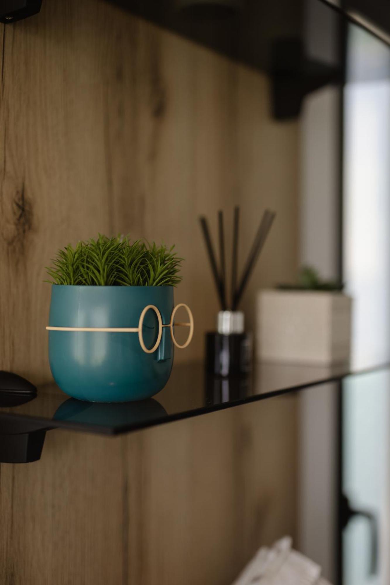 Вілла 446 Tiny House Shiroke Екстер'єр фото